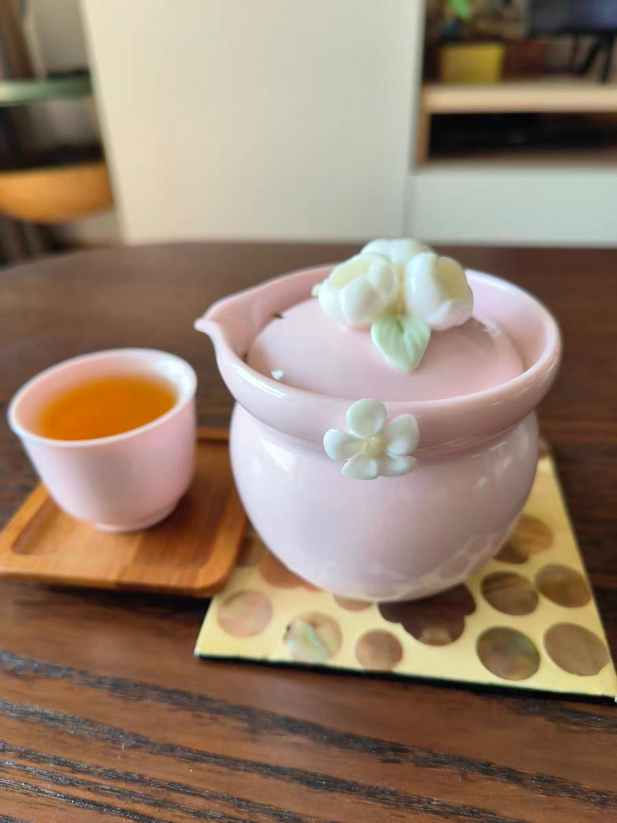 粉红雕花茶具 Pink Tea Set