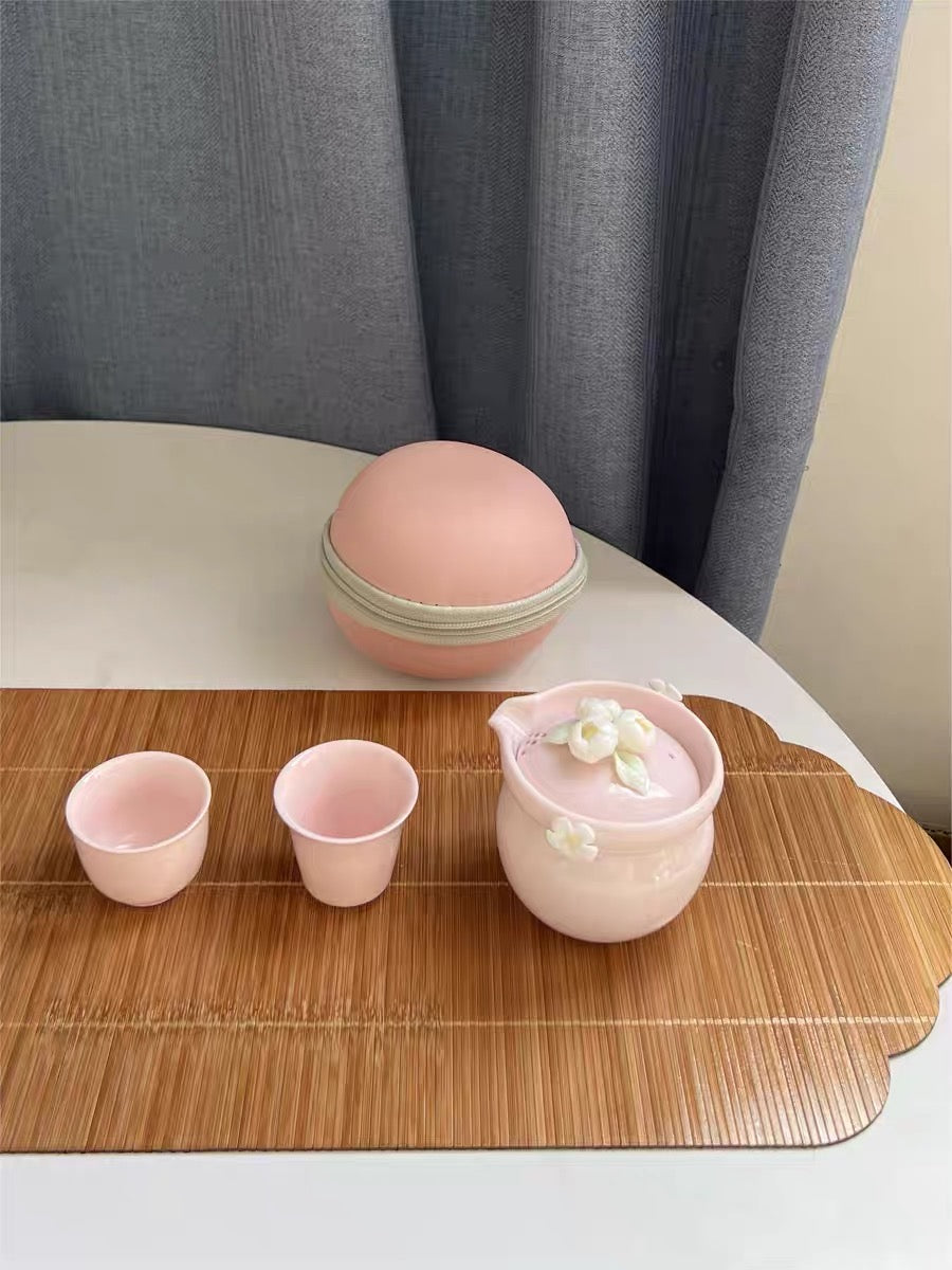 粉红雕花茶具 Pink Tea Set