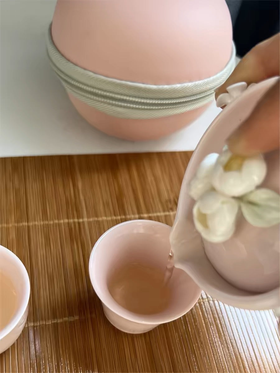 粉红雕花茶具 Pink Tea Set