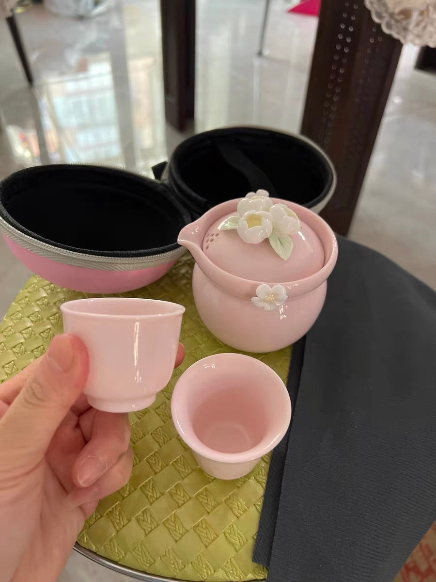 粉红雕花茶具 Pink Tea Set