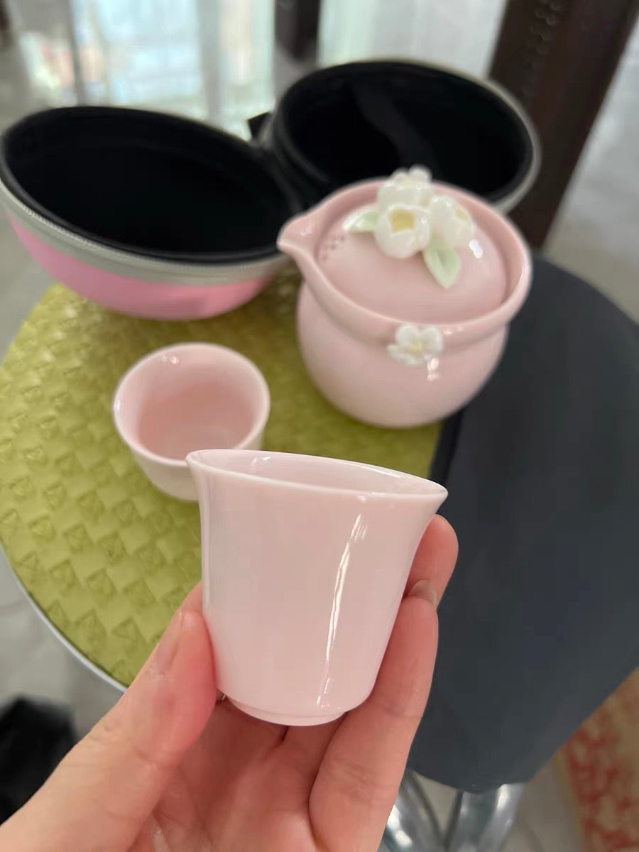 粉红雕花茶具 Pink Tea Set